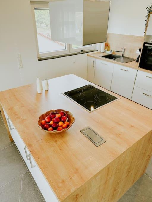 Apartment 100 Qm Im Weindorf - Balkon/Garage Aspisheim Eksteriør bilde