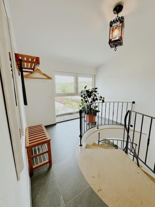 Apartment 100 Qm Im Weindorf - Balkon/Garage Aspisheim Eksteriør bilde