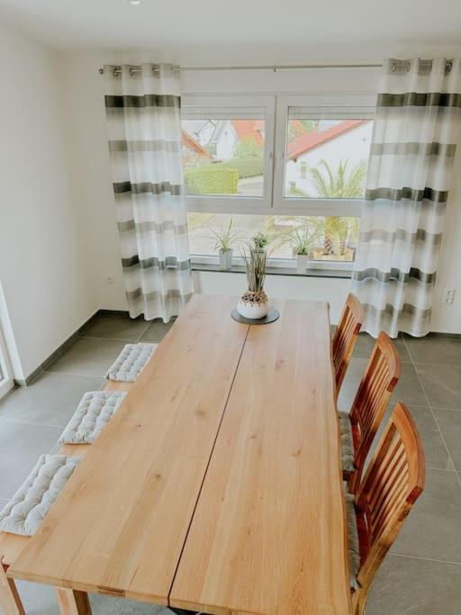Apartment 100 Qm Im Weindorf - Balkon/Garage Aspisheim Eksteriør bilde